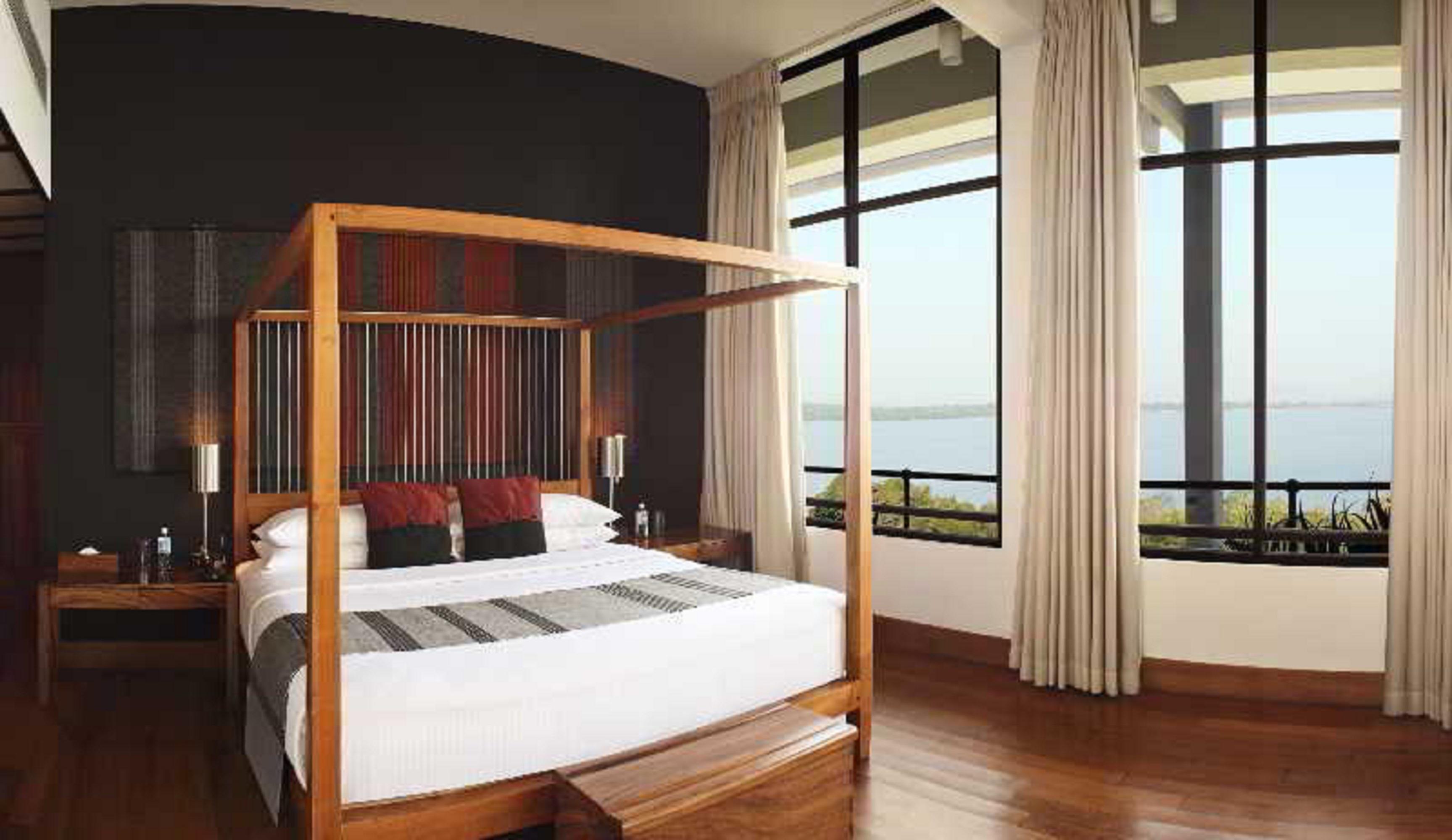 Heritance Kandalama Sigiriya Bagian luar foto A bedroom at the hotel
