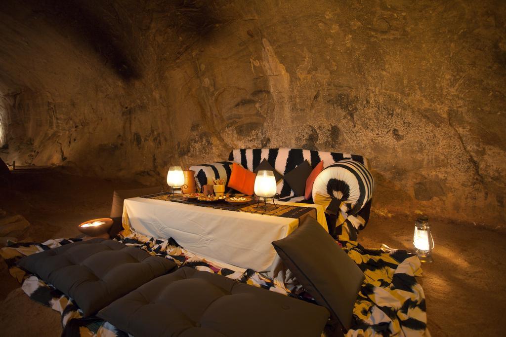 Heritance Kandalama Sigiriya Bagian luar foto The Cave Suite