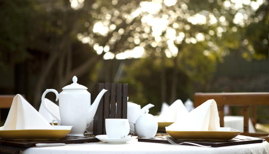 Heritance Kandalama Sigiriya Bagian luar foto Tea service