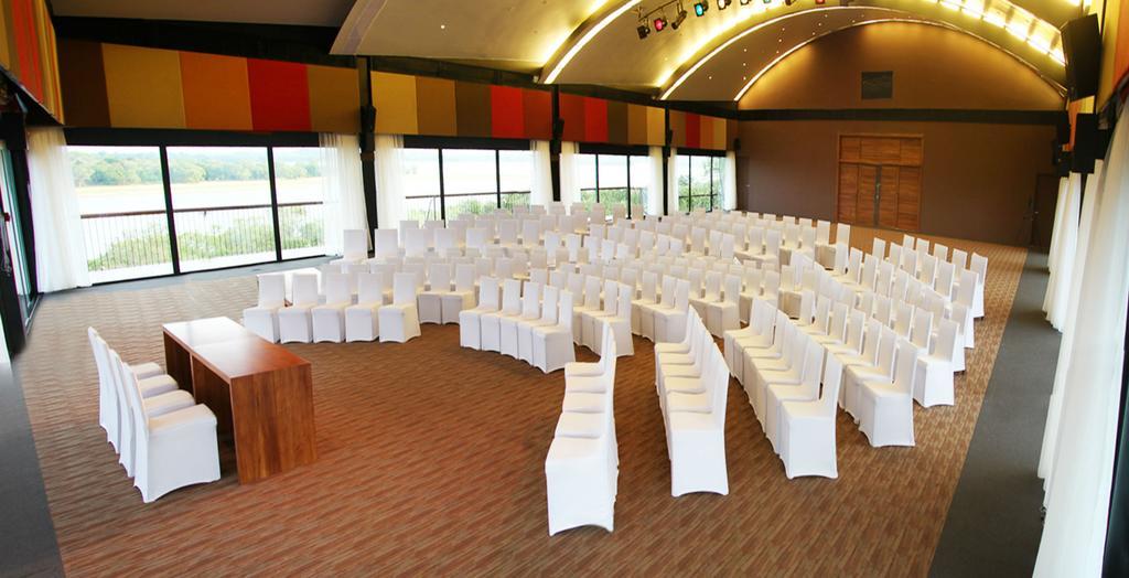 Heritance Kandalama Sigiriya Bagian luar foto The main conference room