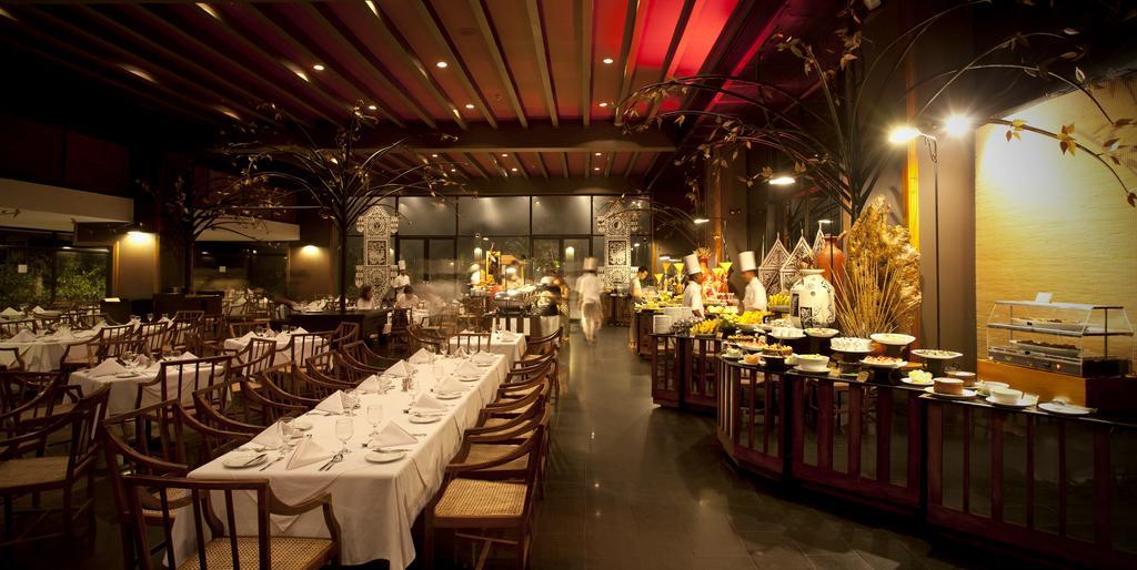 Heritance Kandalama Sigiriya Bagian luar foto The interior of the restaurant