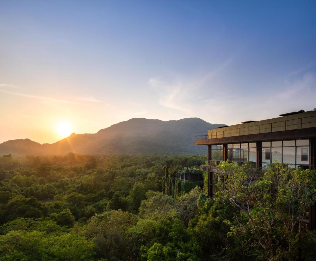 Heritance Kandalama Sigiriya Bagian luar foto View of the resort